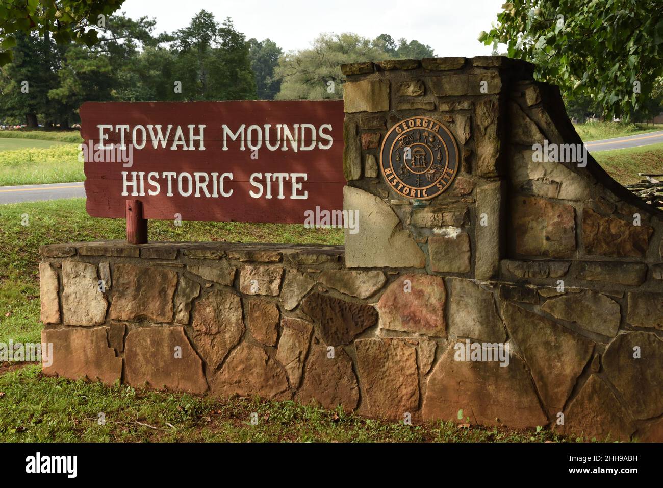 Etowah Mounds Historic Site sign at Etowah Archaeological Museum in Cartersville, Georgia, USA Stock Photo
