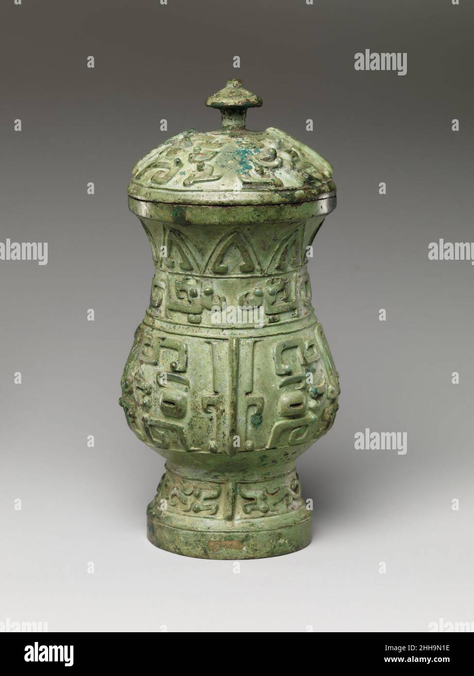 Covered Wine Vessel (Zhi) or early Western Zhou dynasty (1046–771 B.C.), 11th–10th B.C. China. Covered Wine Vessel (Zhi)  61240 Stock Photo