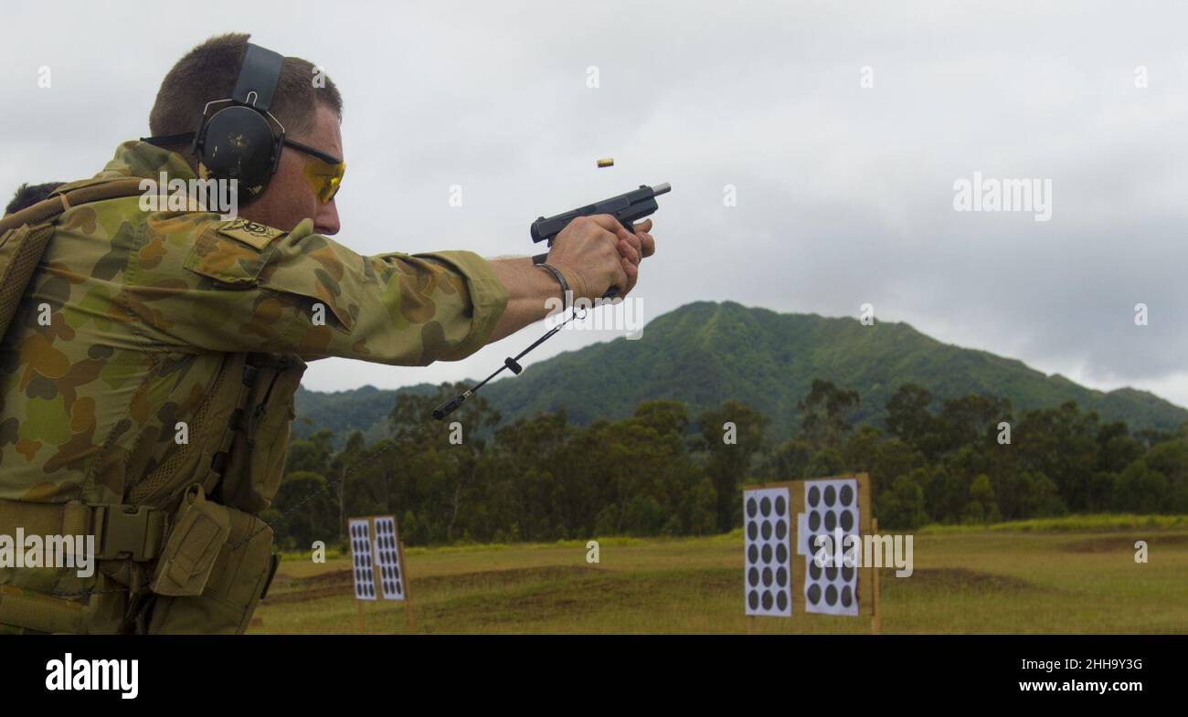 Smail Rasm Small arms marksmanship training, RIMPAC 2014 140707 Stock Photo - Alamy