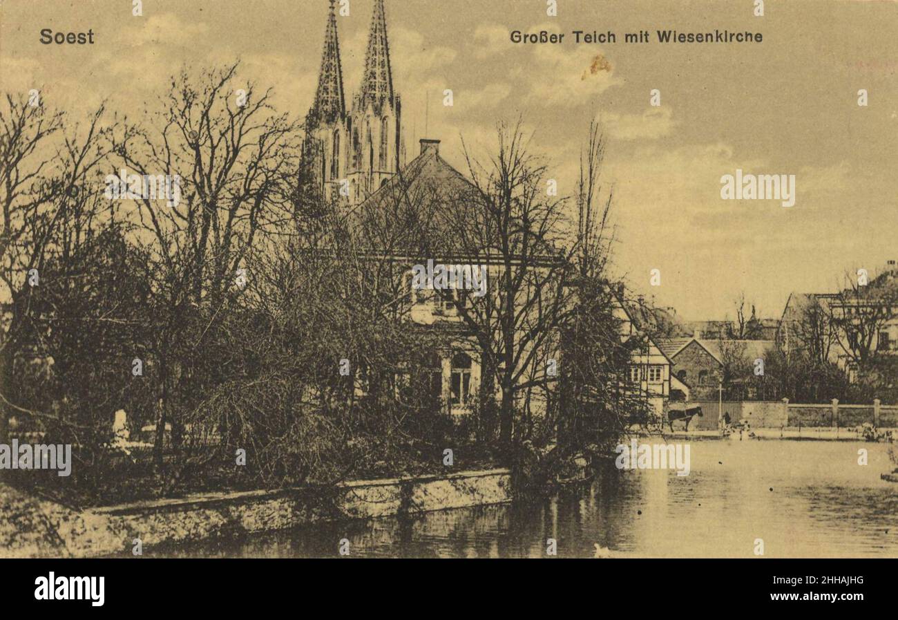 Soest, NordrheinWestfalen Großer Teich mit Wiesenkirche Stock Photo