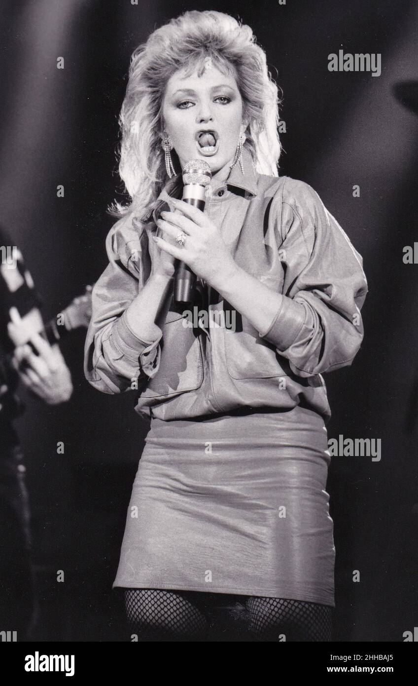 Bonnie Tyler performs circa 1983 Credit: Ron Wolfson / Rock Negatives ...