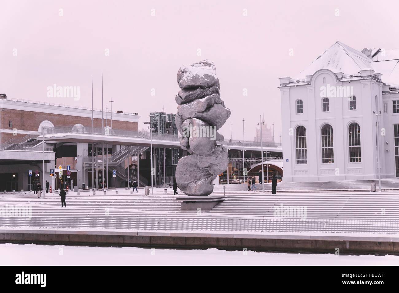 December 21, 2021. Moscow, Russia: Sculpture of the Swiss artist Urs Fischer called Big Clay No. 4 . In front of the House of Culture GES-2 on the Bol Stock Photo