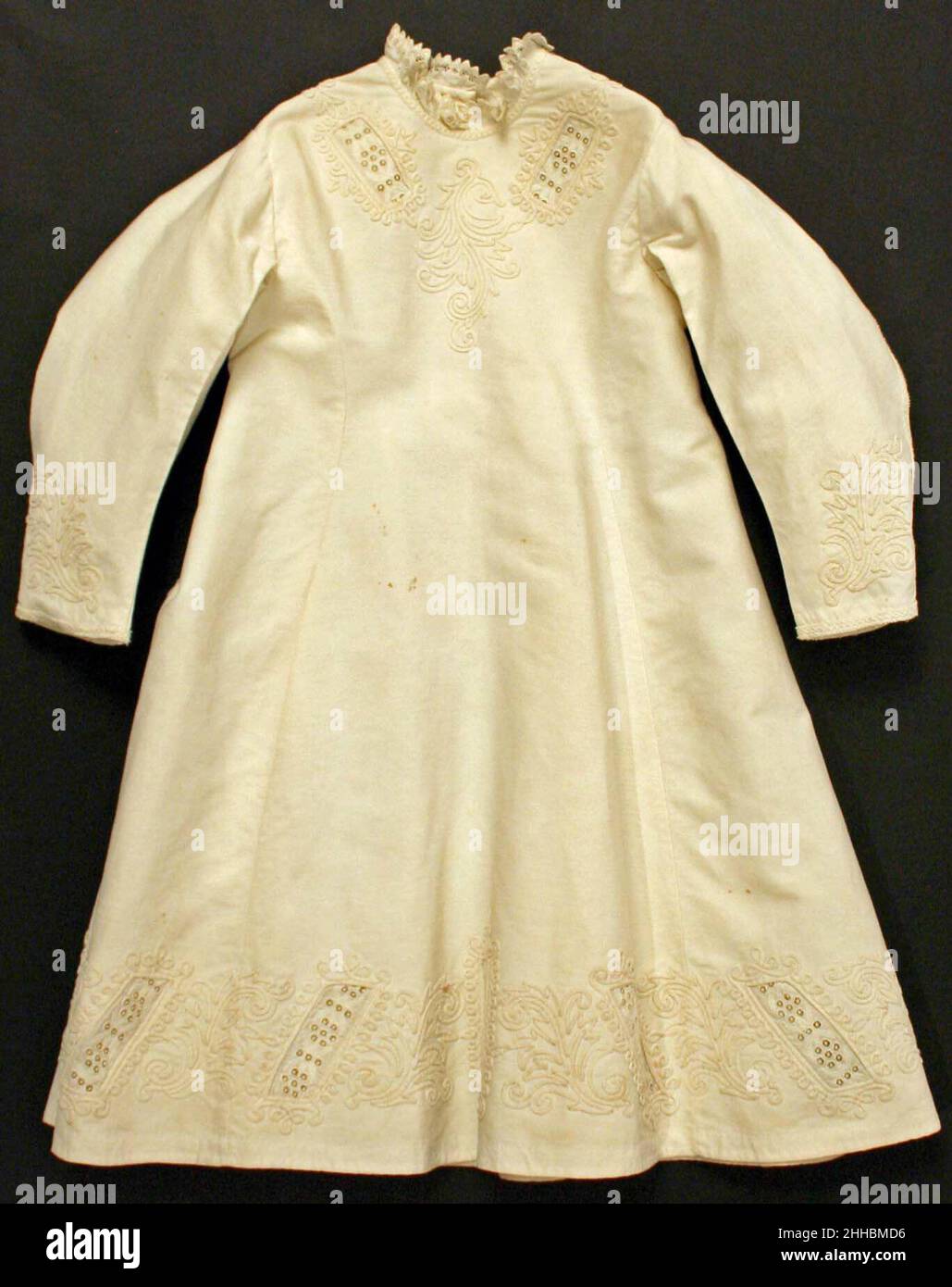High neckline victorian dress hi-res stock photography and images - Alamy