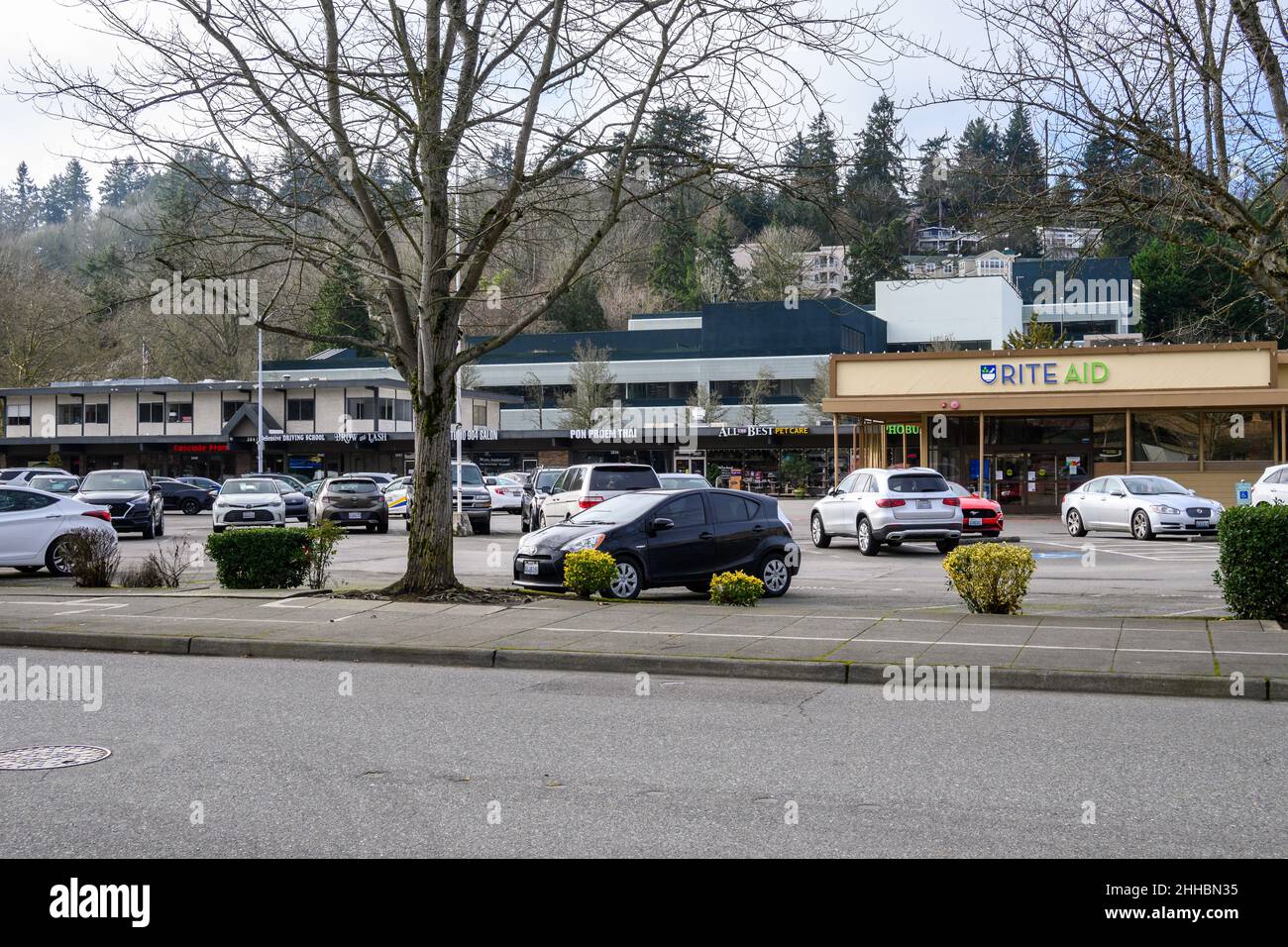 MERCER ISLAND, WA, USA JANUARY 22, 2022 Downtown Mercer Island