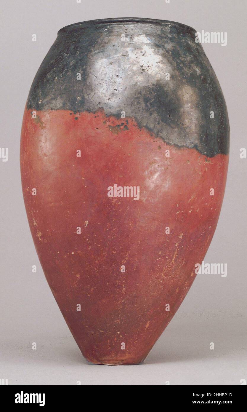 Black-topped red ware jar ca. 3650–3300 B.C. Predynastic, Naqada II. Black-topped red ware jar  547291 Stock Photo
