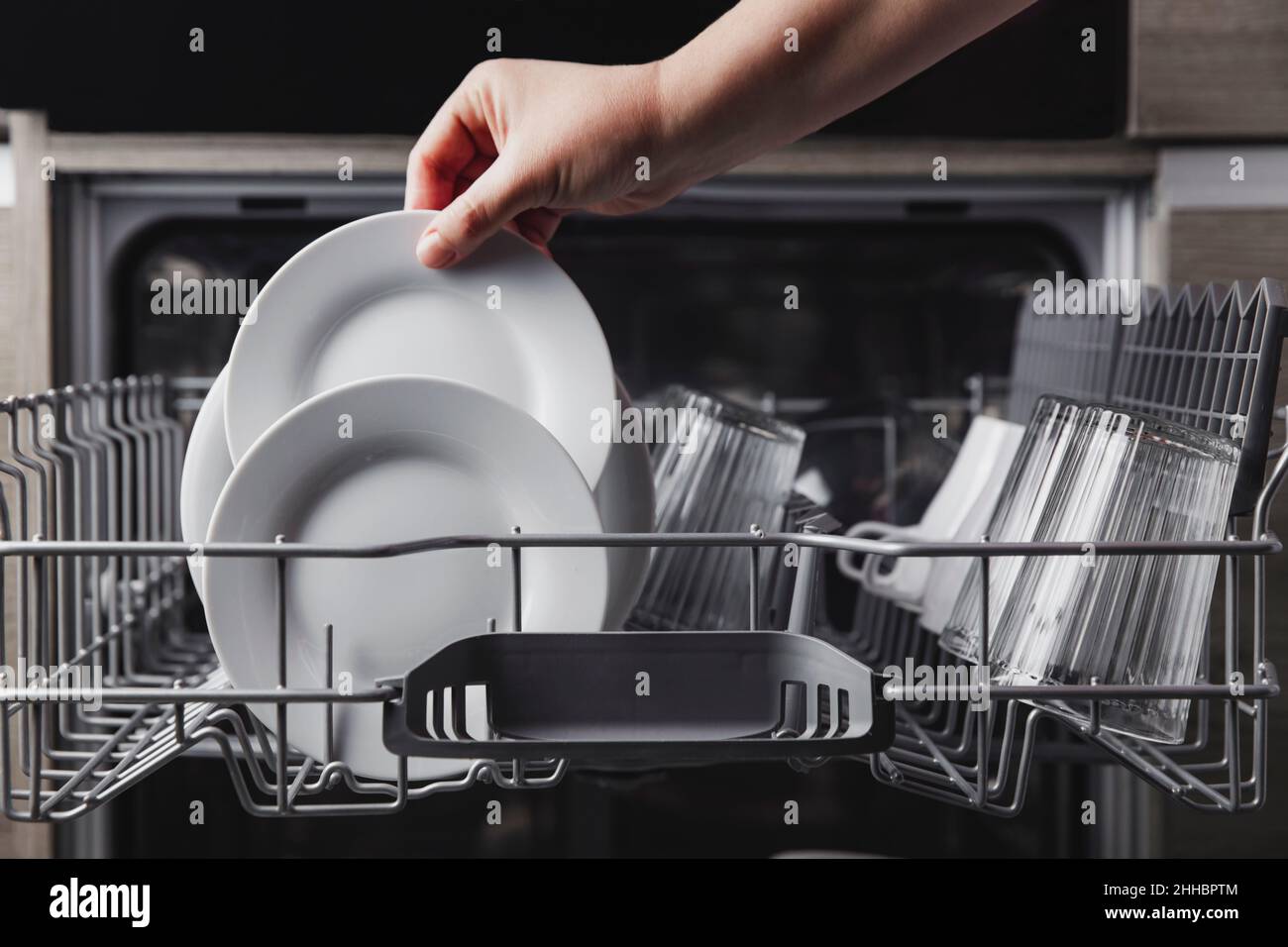 Dishwasher machine hi-res stock photography and images - Alamy