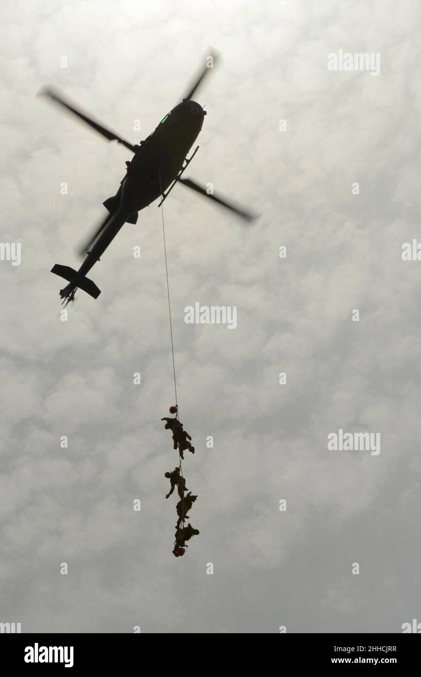 Special patrol insertion and extraction rigging training exercise ...