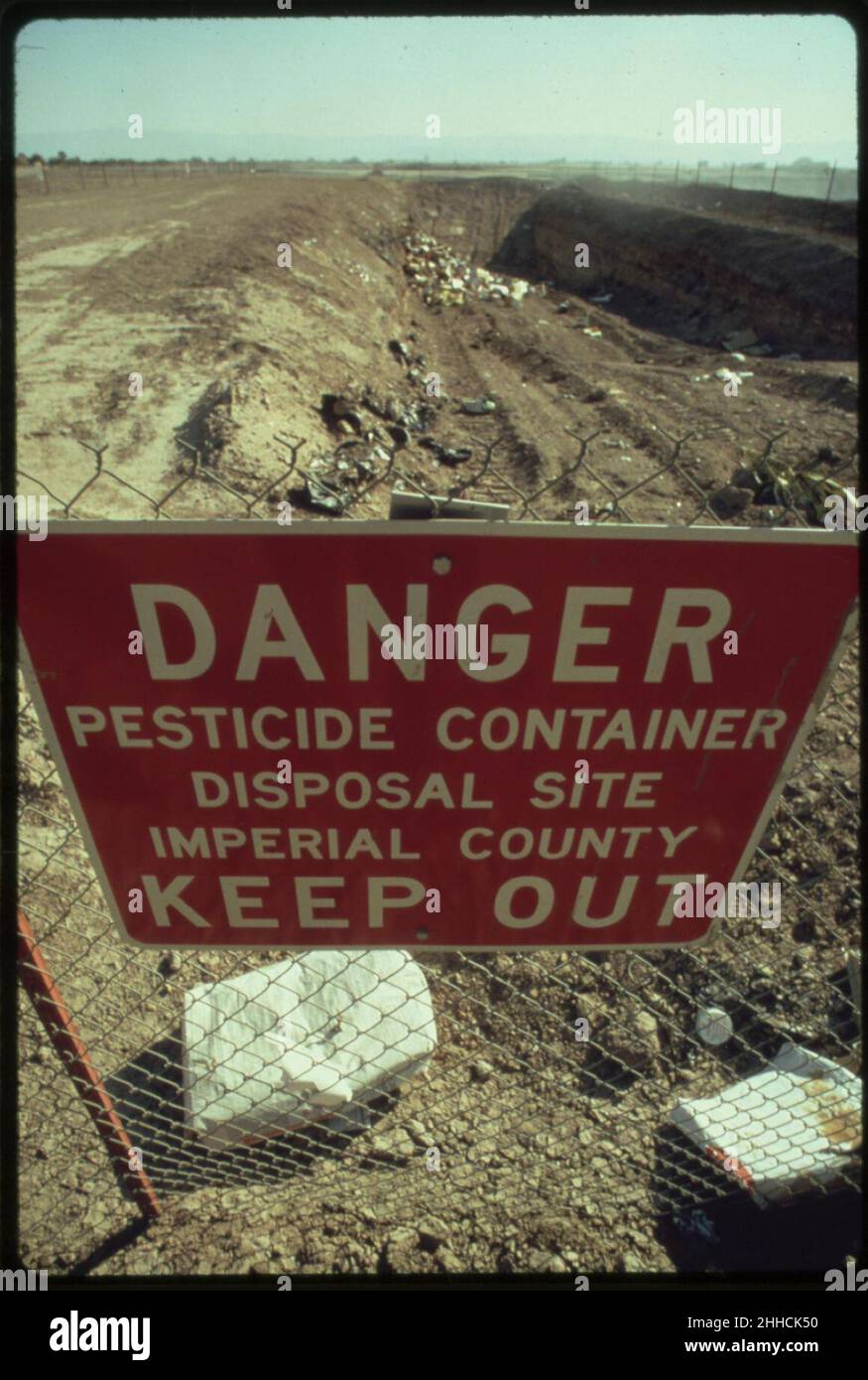 Specialprecautionsmustbetakenfordisposingofhazardousmaterialsasinthisareanearel