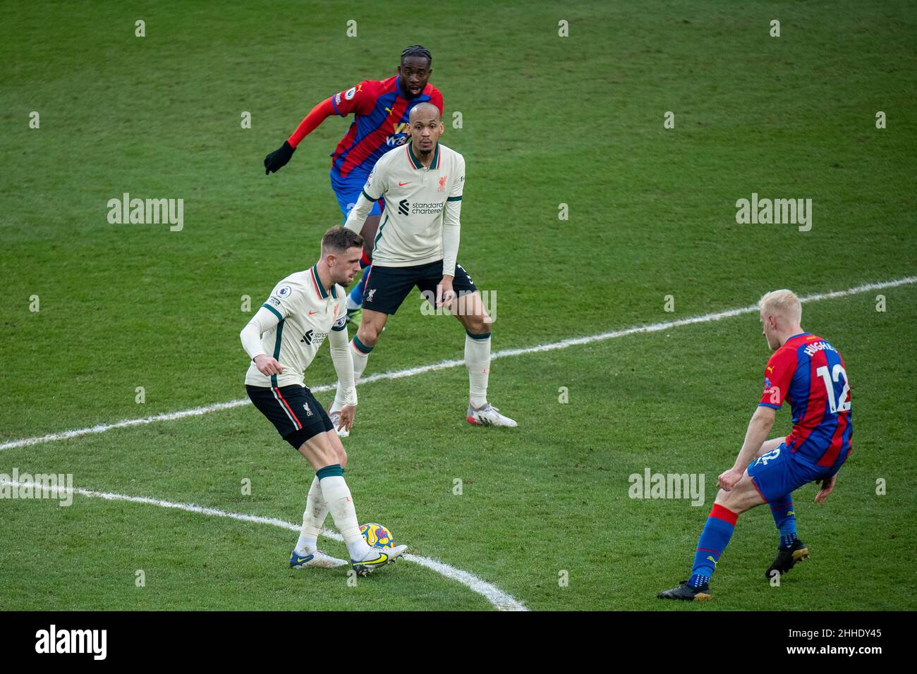 LONDON, ENGLAND - JANUARY 23: Jordan Henderson, Fabinho, Will Hughes during the Premier League match between Crystal Palace and Liverpool at Selhurst Stock Photo