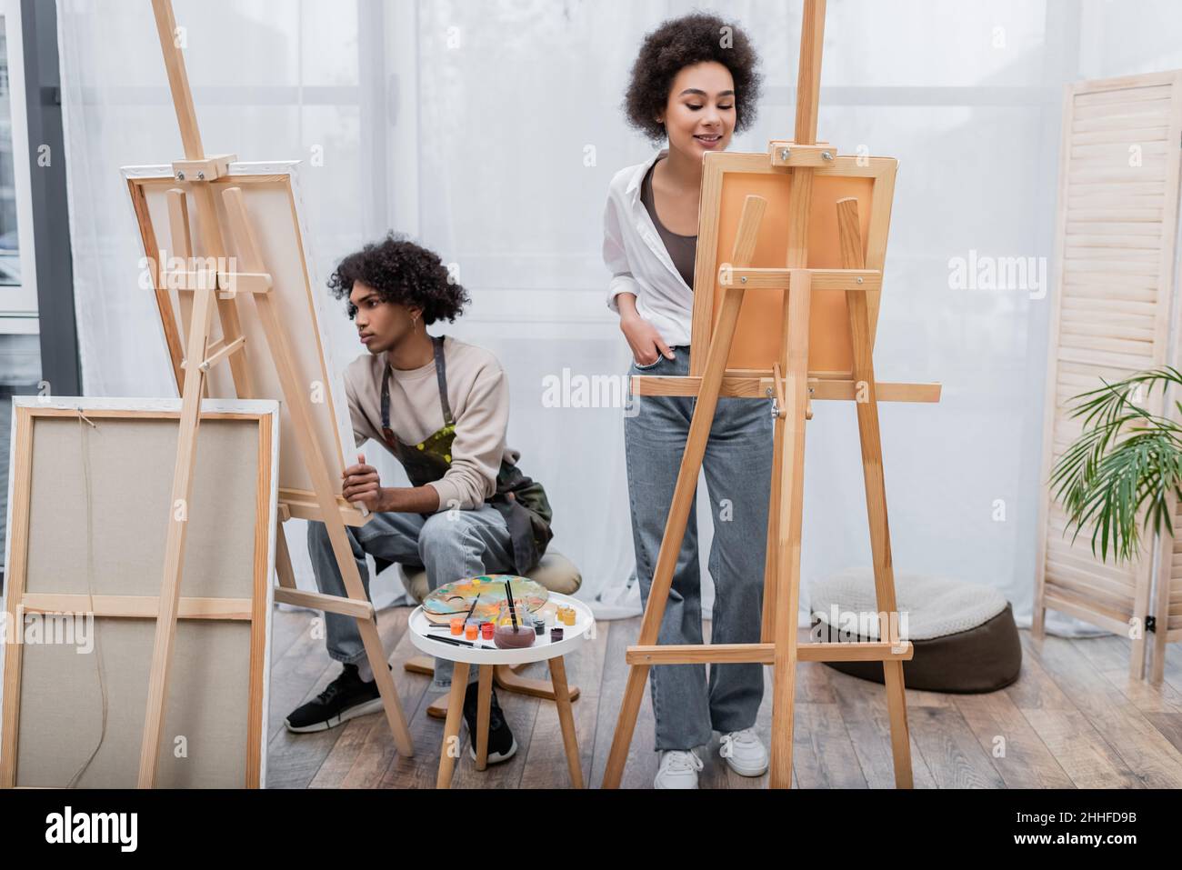 Adult art easels paints hi-res stock photography and images - Alamy