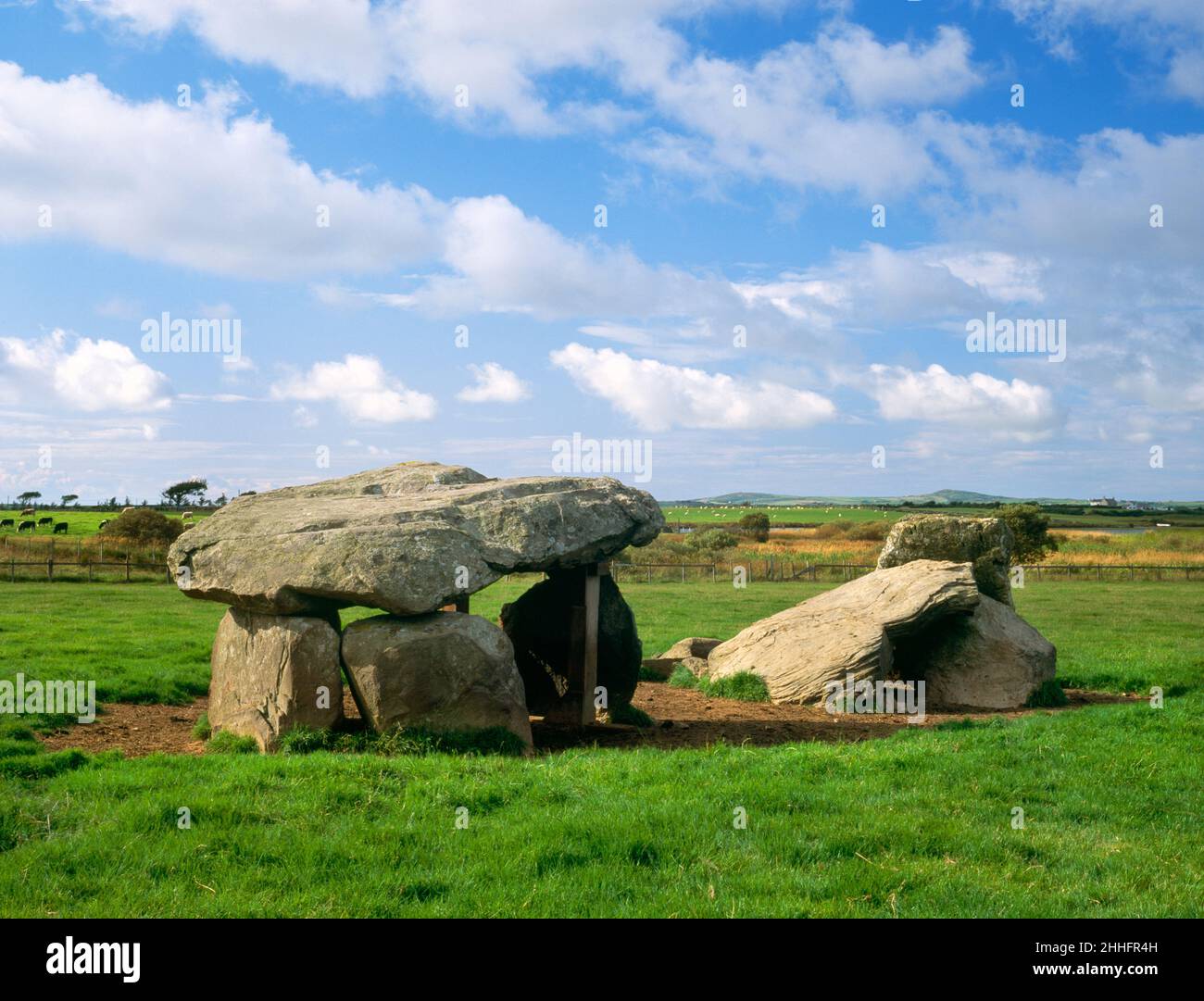 Presaddfed Burial Chamber, Bodedern, Isle of Anglesey.  Looking NW at the two unconnected Neolithic chambererd tombs set in line circa 2m apart. Stock Photo