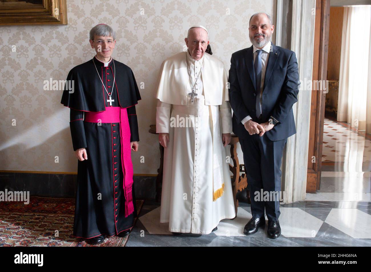 Pope francis assistant hires stock photography and images Alamy
