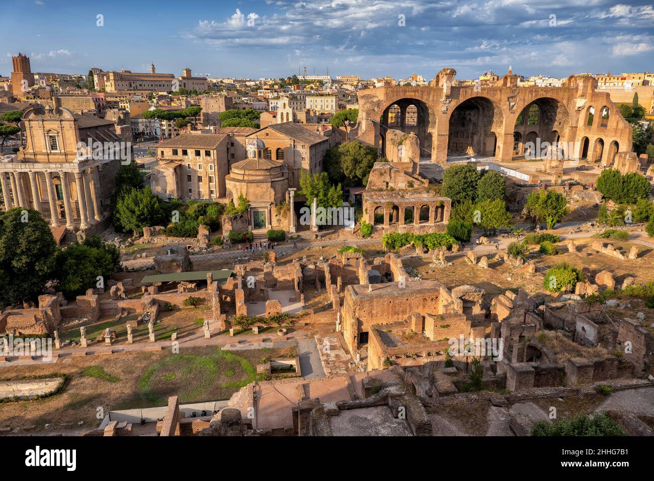 The roman forum ancient ruins hi-res stock photography and images - Alamy