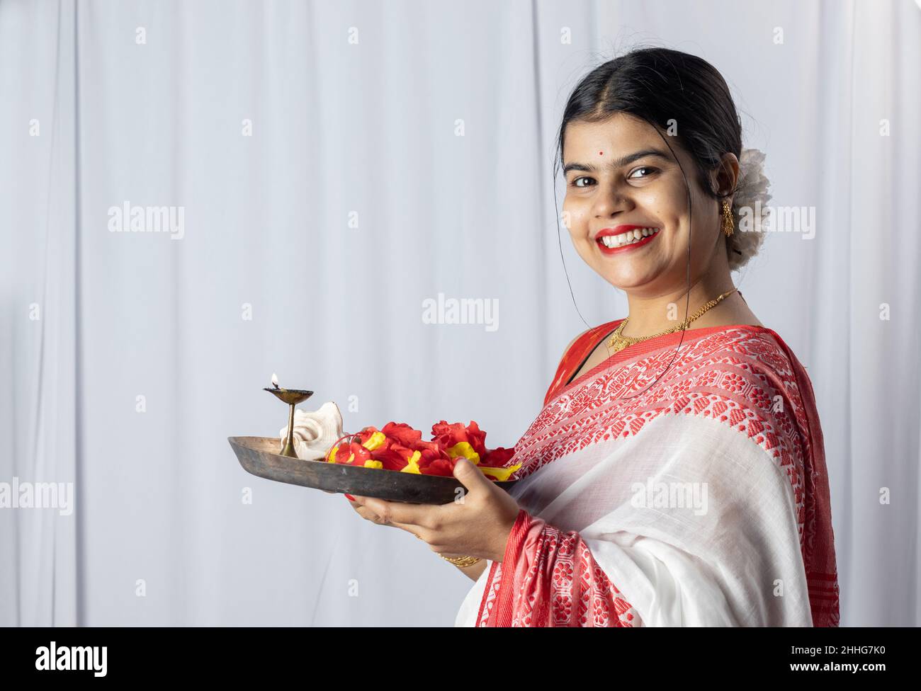 Asian woman wearing saree hi-res stock photography and images