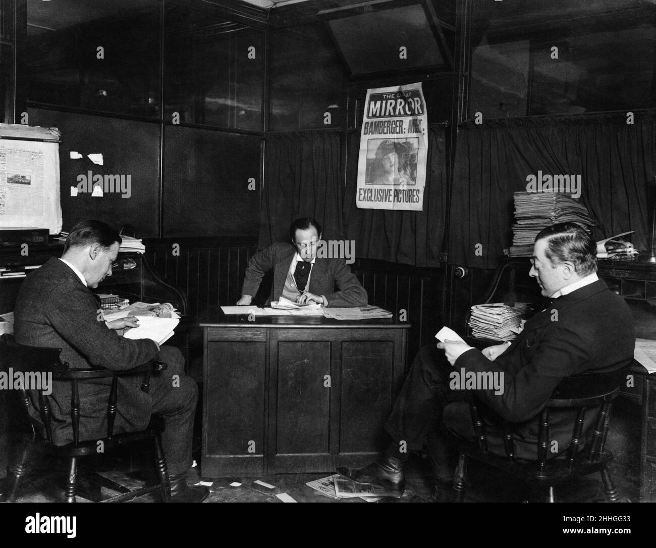 1920s london newspaper hi-res stock photography and images - Alamy