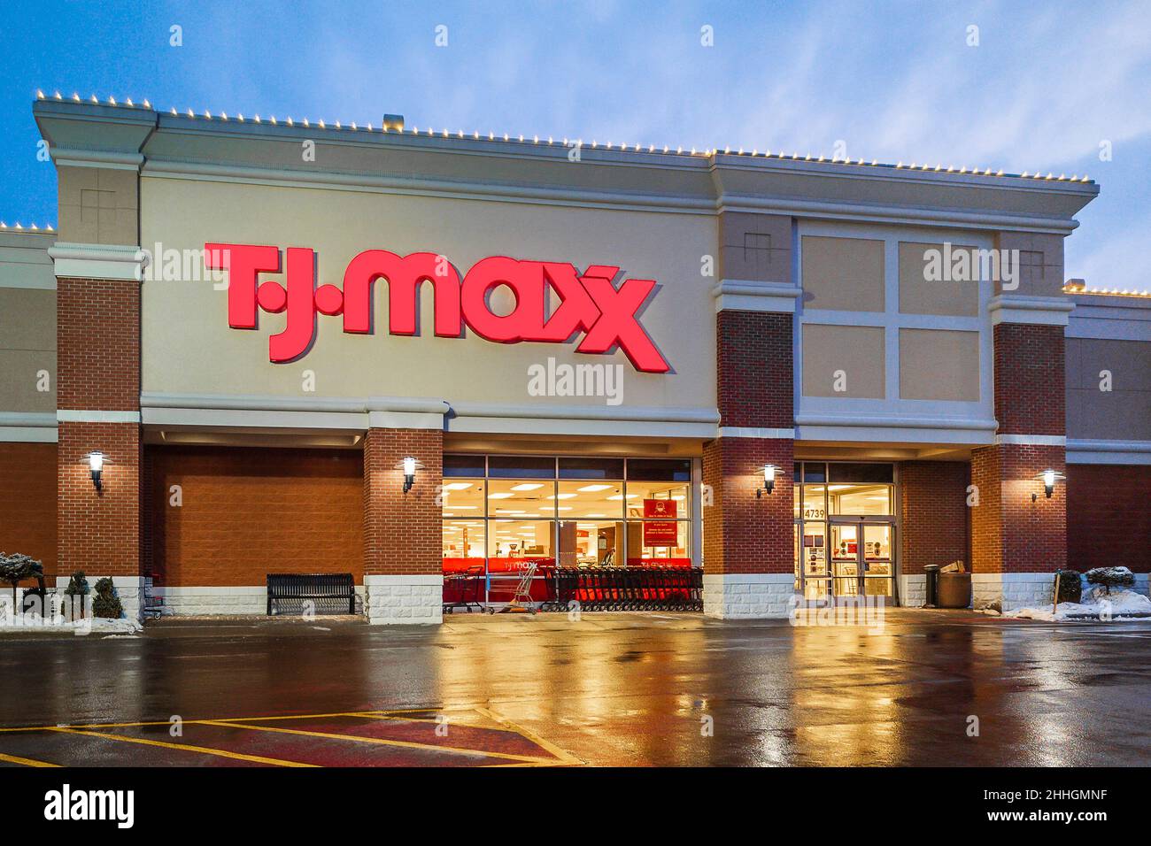 Tj maxx hi-res stock photography and images - Alamy