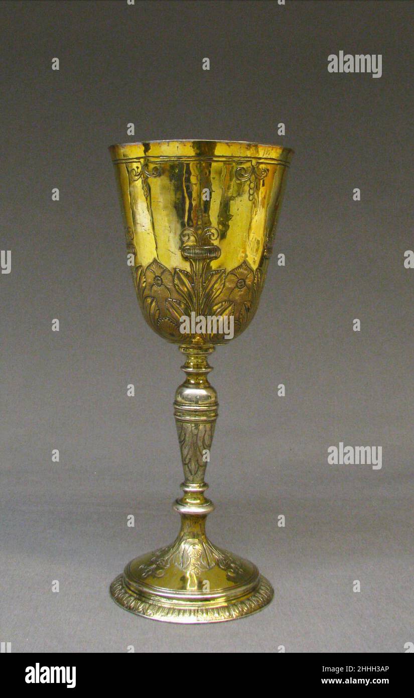 Standing cup 1615–16 British, London. Standing cup. British, London. 1615–16. Silver gilt. Metalwork-Silver Stock Photo