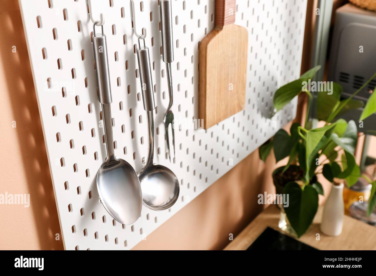 Pegboard kitchen hires stock photography and images Alamy