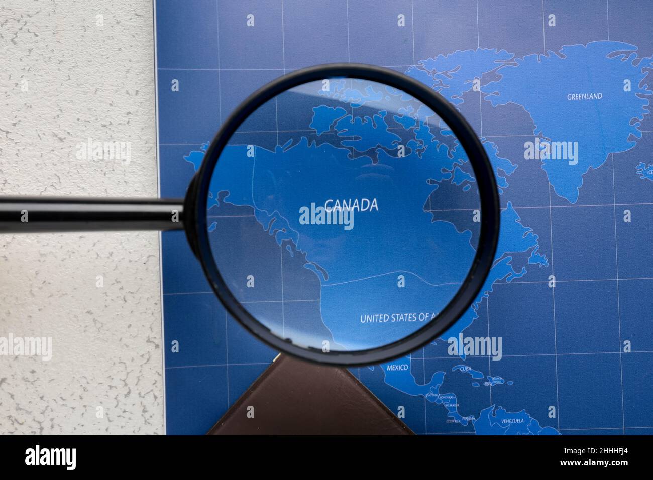 Map of canada magnifying glass hi-res stock photography and images - Alamy