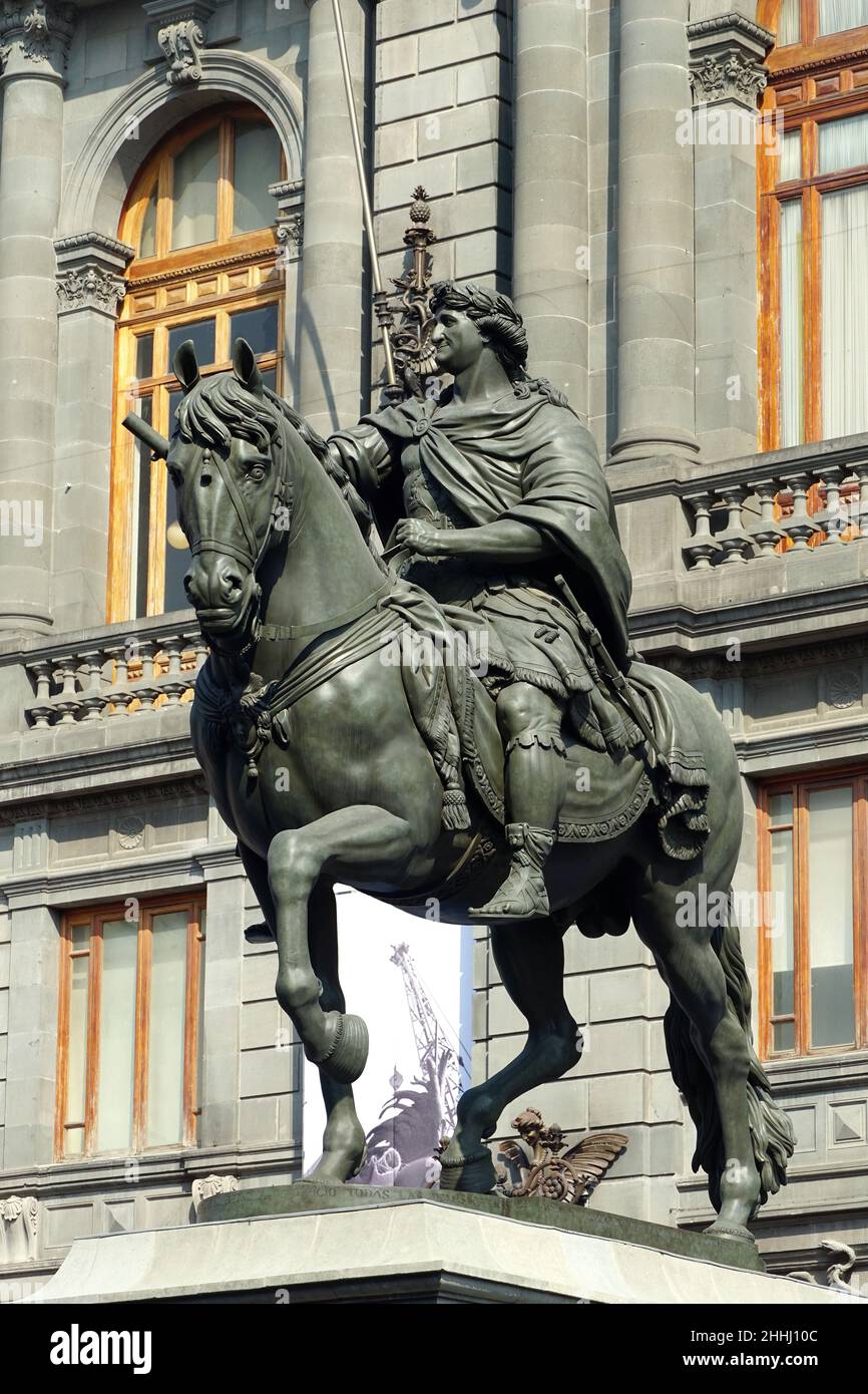 Estatua ecuestre de carlos iv hi-res stock photography and images - Alamy