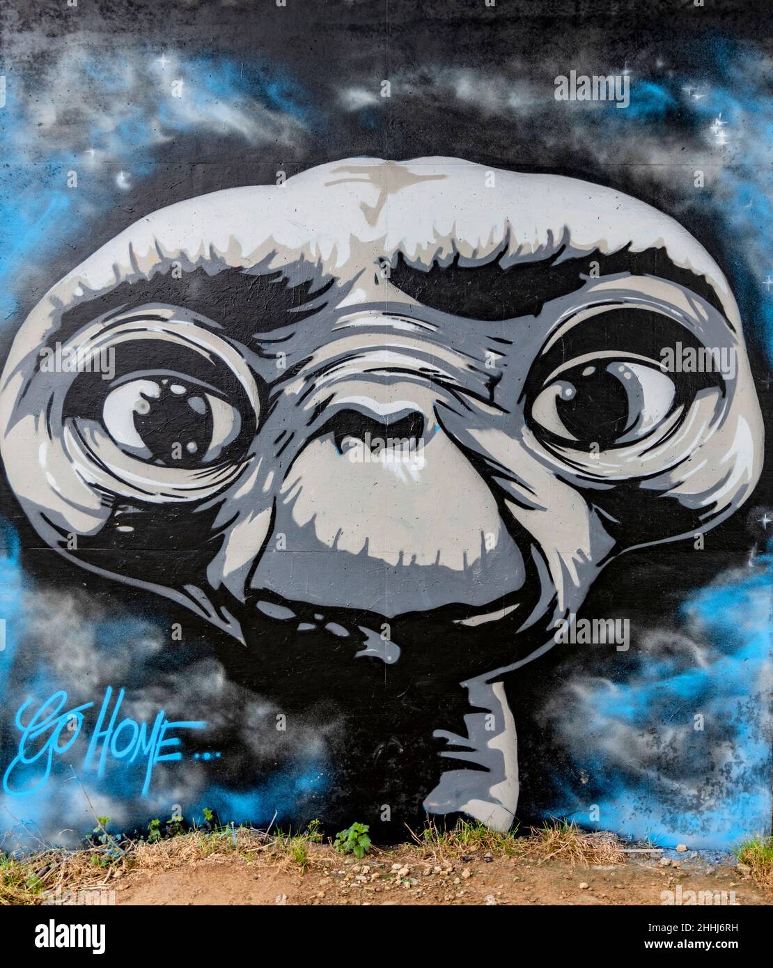 Street Art, ET by 'Dogz' on the A30 bridge underpass at Hayle, Cornwall, UK Stock Photo