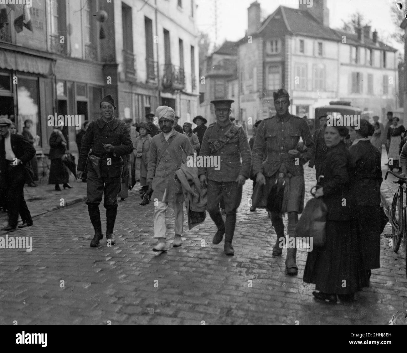 Indian and British officers seen here in Orleans September 24 1914 Stock Photo