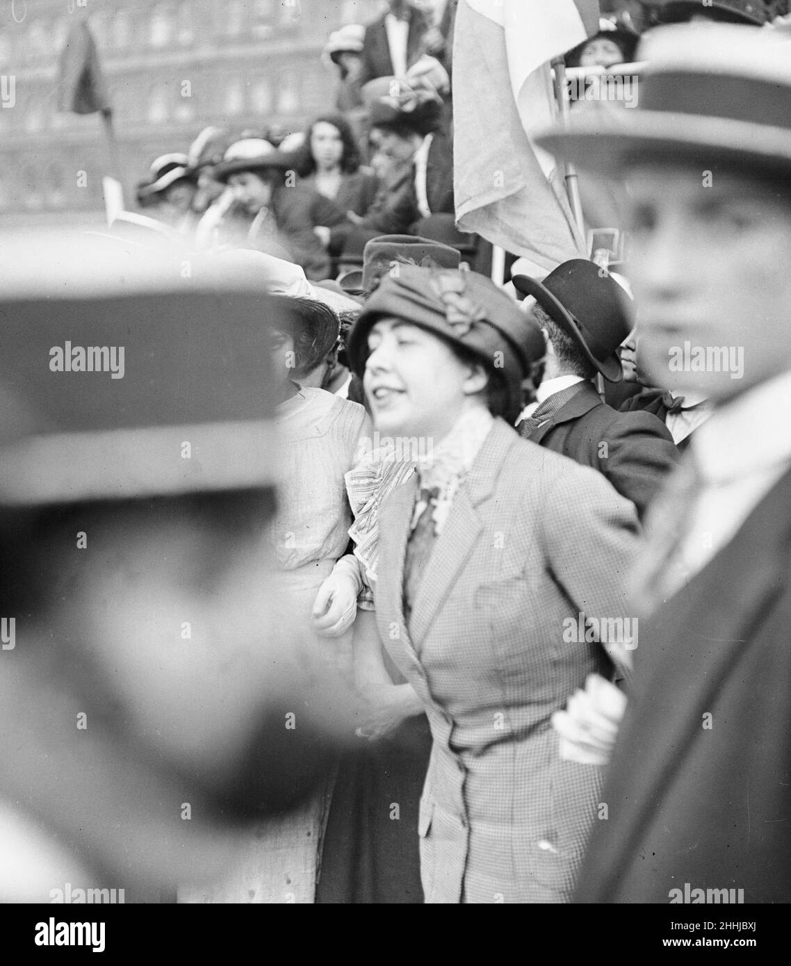 Miss Sylvia Pankhurst, youngest daughter of Mrs Emmeline Pankhurst seen here addressing a massed meeting of suffragettes in Trafalgar Square. 28th July 1913 Stock Photo