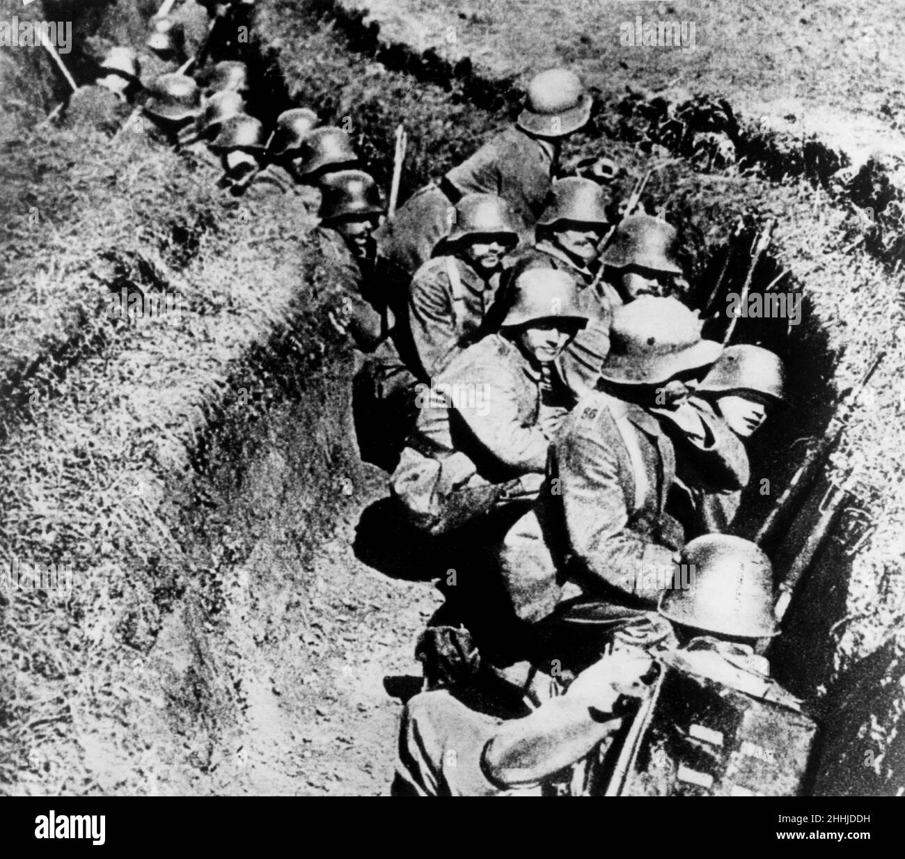 The Great War, ( First World War, WW1, World War One ).German shock troops ready to go over the