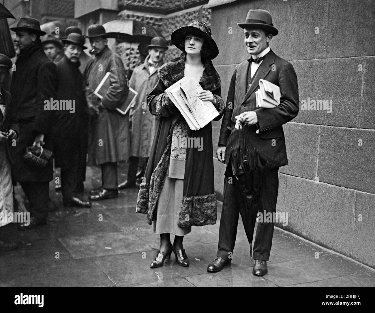 1920 suit hi-res stock photography and images - Page 3 - Alamy