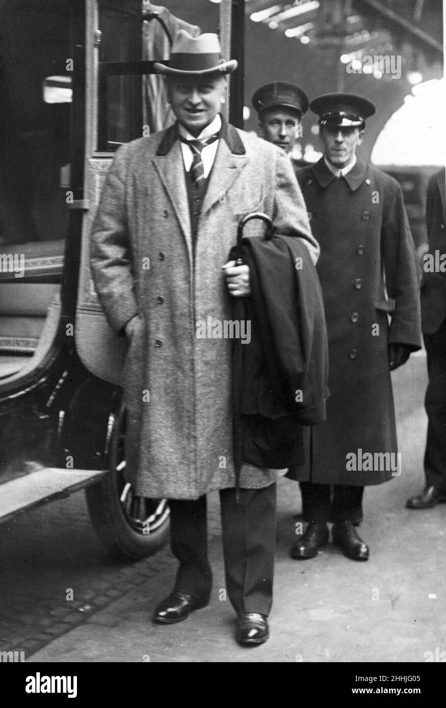 Lord Curzon Deputy Prime Minister Seen Here At A London Rail Terminal   Lord Curzon Deputy Prime Minister Seen Here At A London Rail Terminal Circa 1924 2HHJG05 