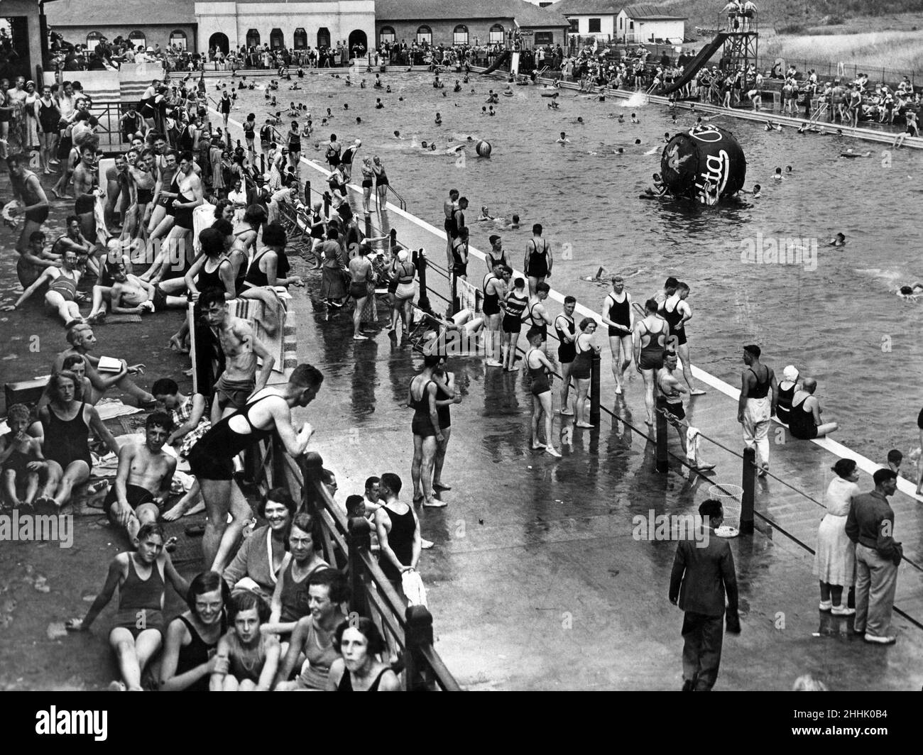 New brighton pool Black and White Stock Photos & Images Alamy