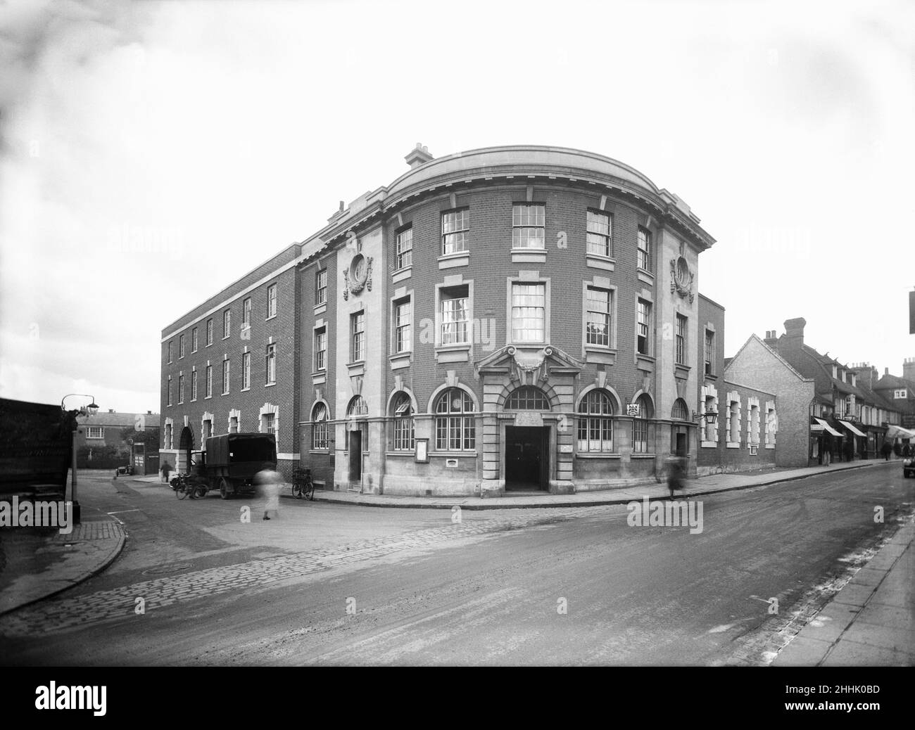 Post Office and new telephone exchange, Windsor Street Uxbridge, London.  21st October 1932 Stock Photo - Alamy
