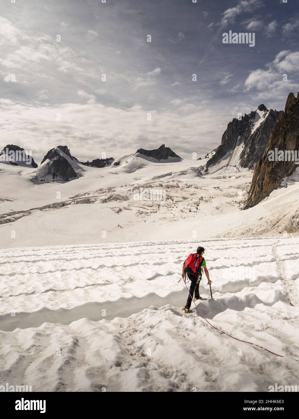 France, Haute Savoie, Chamonix, Mont Blanc, Rear view of climber on glacier Stock Photo