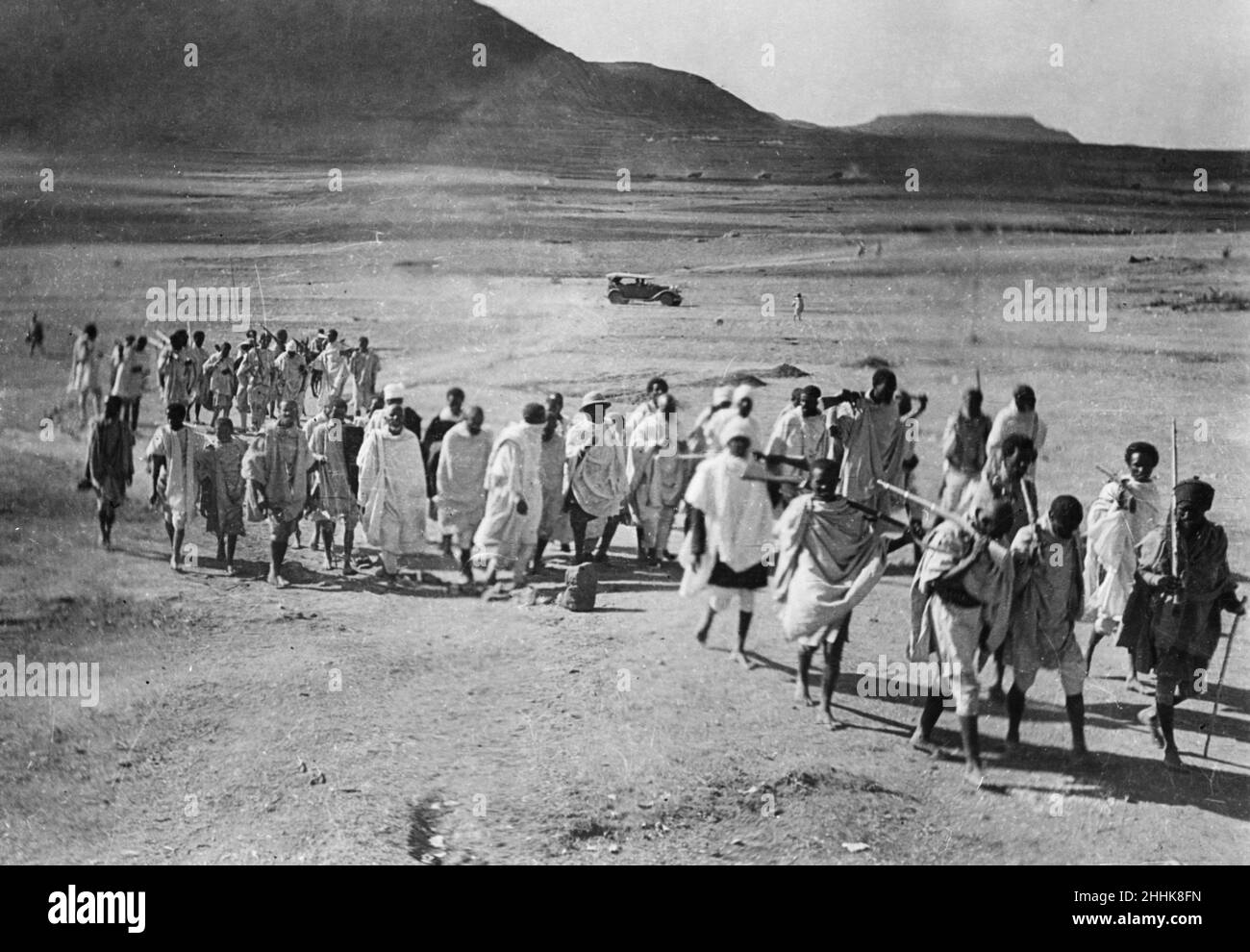 Abyssinian War October 1935Members of the Abyssinian peasant army retreat to Makale as the Italian forces in northern Abyssinia advance Stock Photo