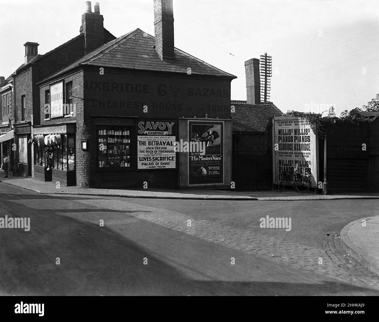 Windsor Street, junction with Lynch, Leno's store Uxbridge, Greater London, Circa 1929 Stock Photo