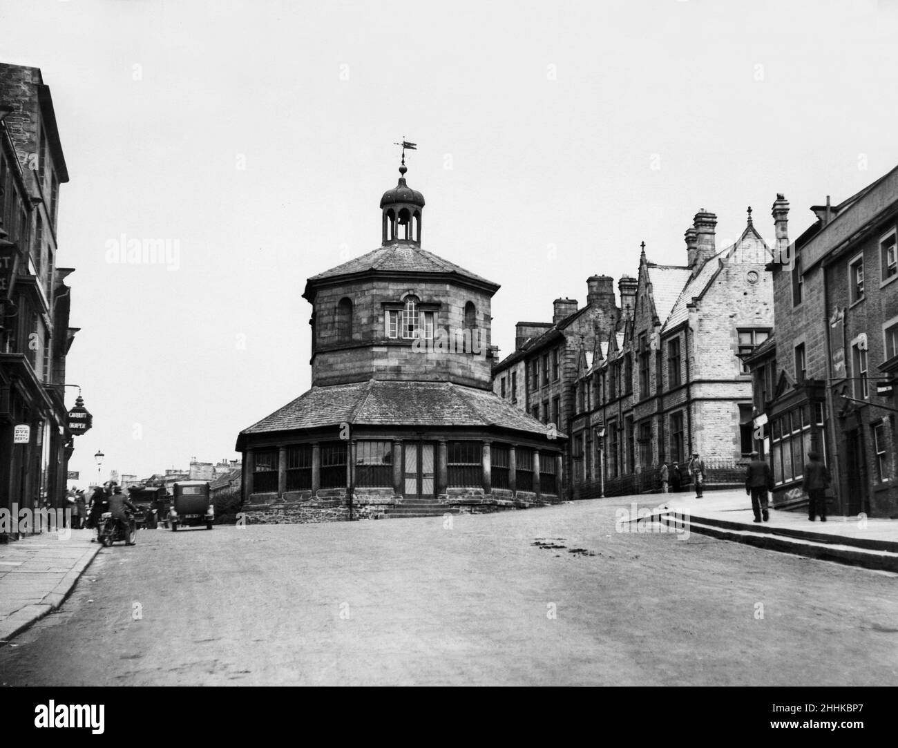 The Market place at Barnard Castle. 11th October 1930 Stock Photo Alamy