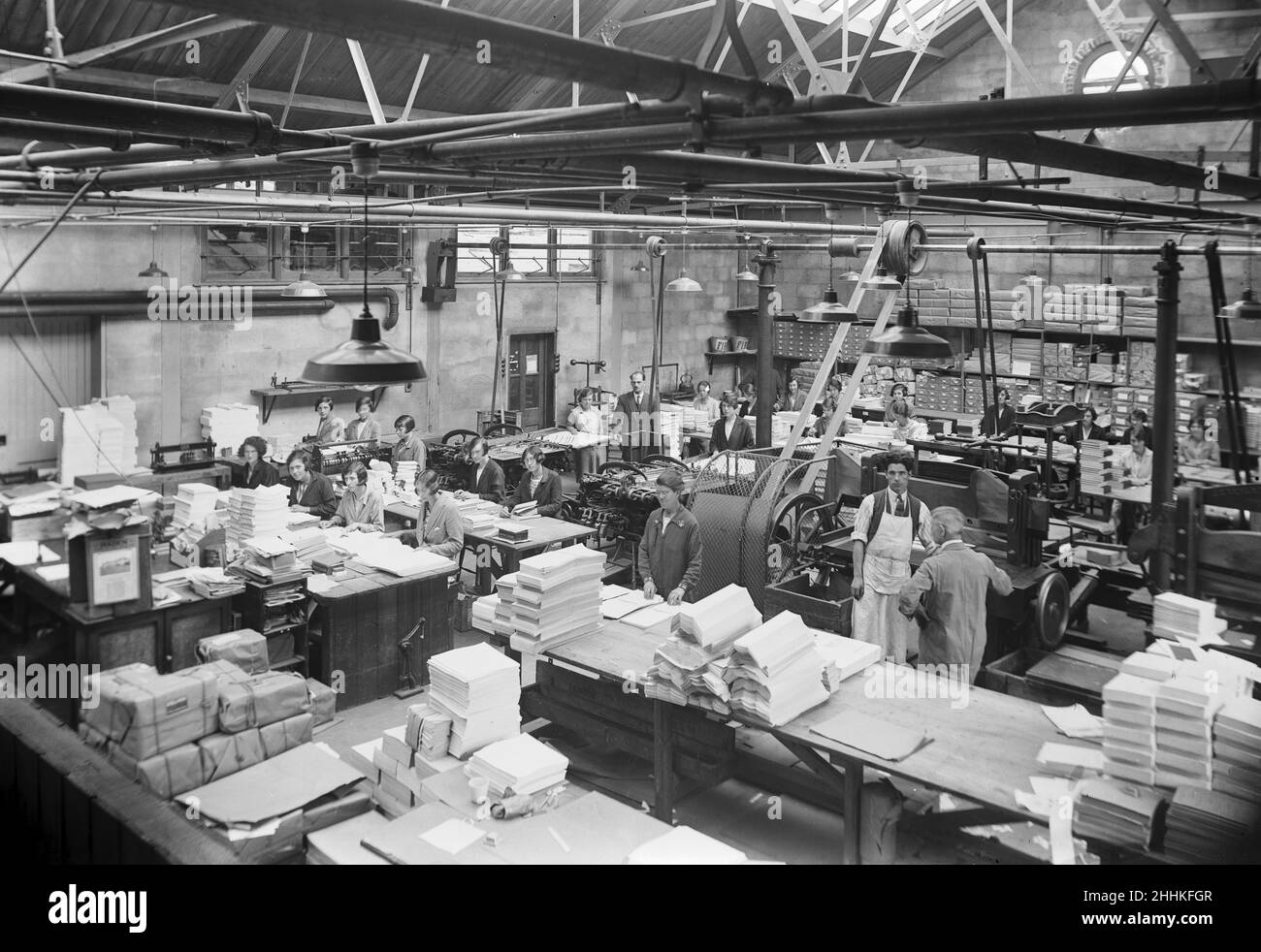 The print room at King and Hutchings Uxbridge. Circa 1929 Stock Photo