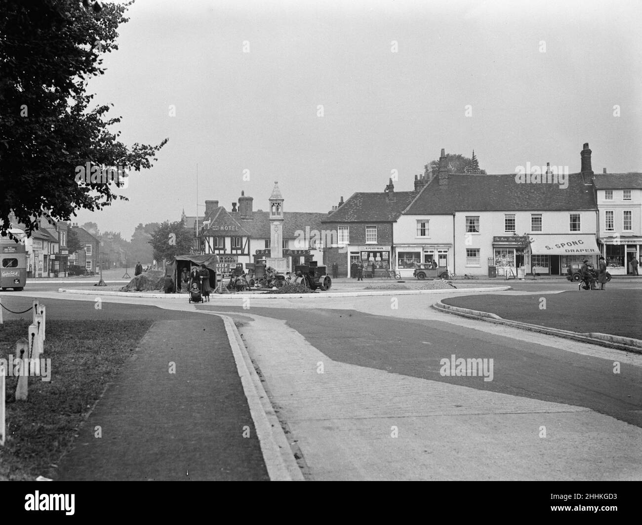 Roundabout, old town, Beaconsfield. Circa 1936 Stock Photo Alamy