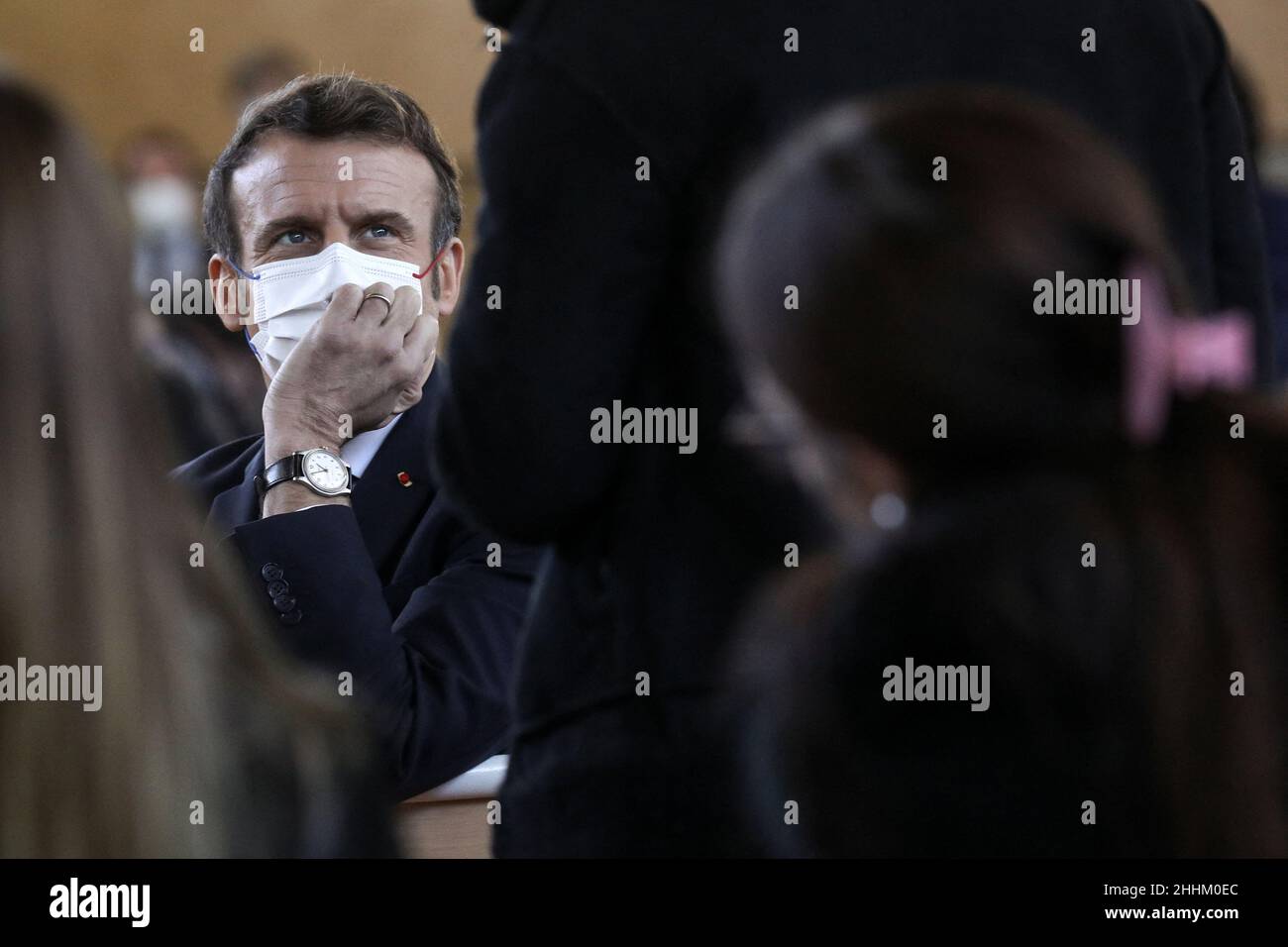 Le president de la Republique francaise, Emmanuel Macron visite un ...