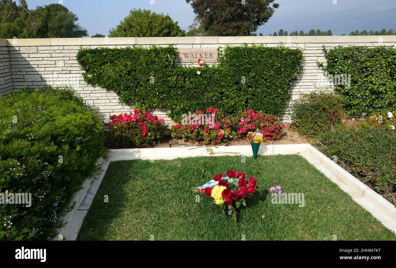 Los Angeles, California, USA 19th January 2022 Actor Paul Walker's Grave in  Gardens of Heritage in Court of Liberty at Forest Lawn Memorial Park  Hollywood Hills on January 19, 2022 in Los
