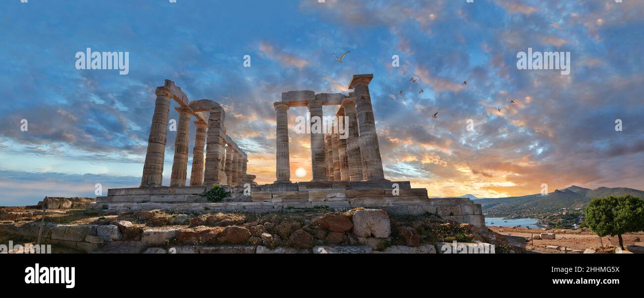 The ancient Greek Doric temple of Poseidon at Cape Sounion, Greece, 444–440 BC. Standing on a 200 ft high cape the temple of Poseidon is a landmark vi Stock Photo