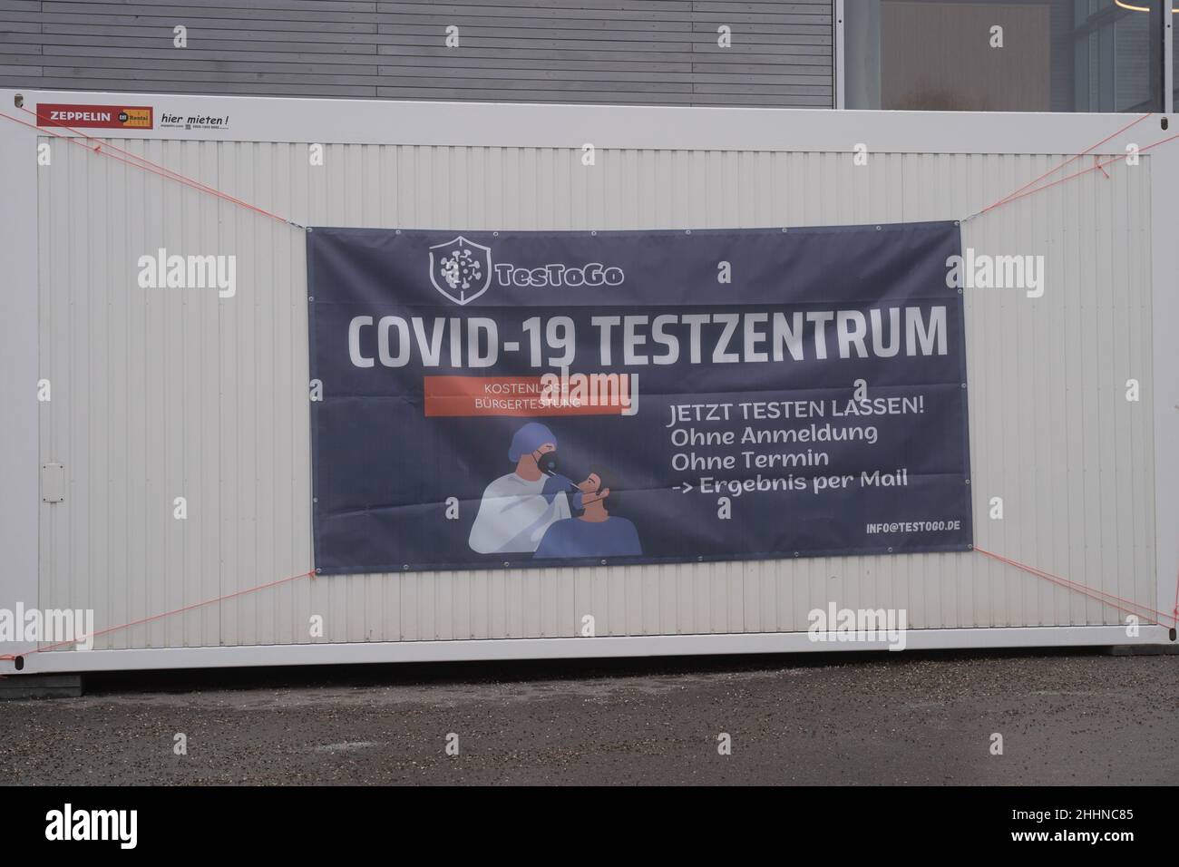 Starnberg, Germnay. 25th Jan, 2022. Covid-19 Rapid test Center next to the public swimming center in Starnberg, Bavaria on January 25, 2022. While Covid infections are rapidly increasing due to the Omicron variant. (Photo by Alexander Pohl/Sipa USA) Credit: Sipa USA/Alamy Live News Stock Photo