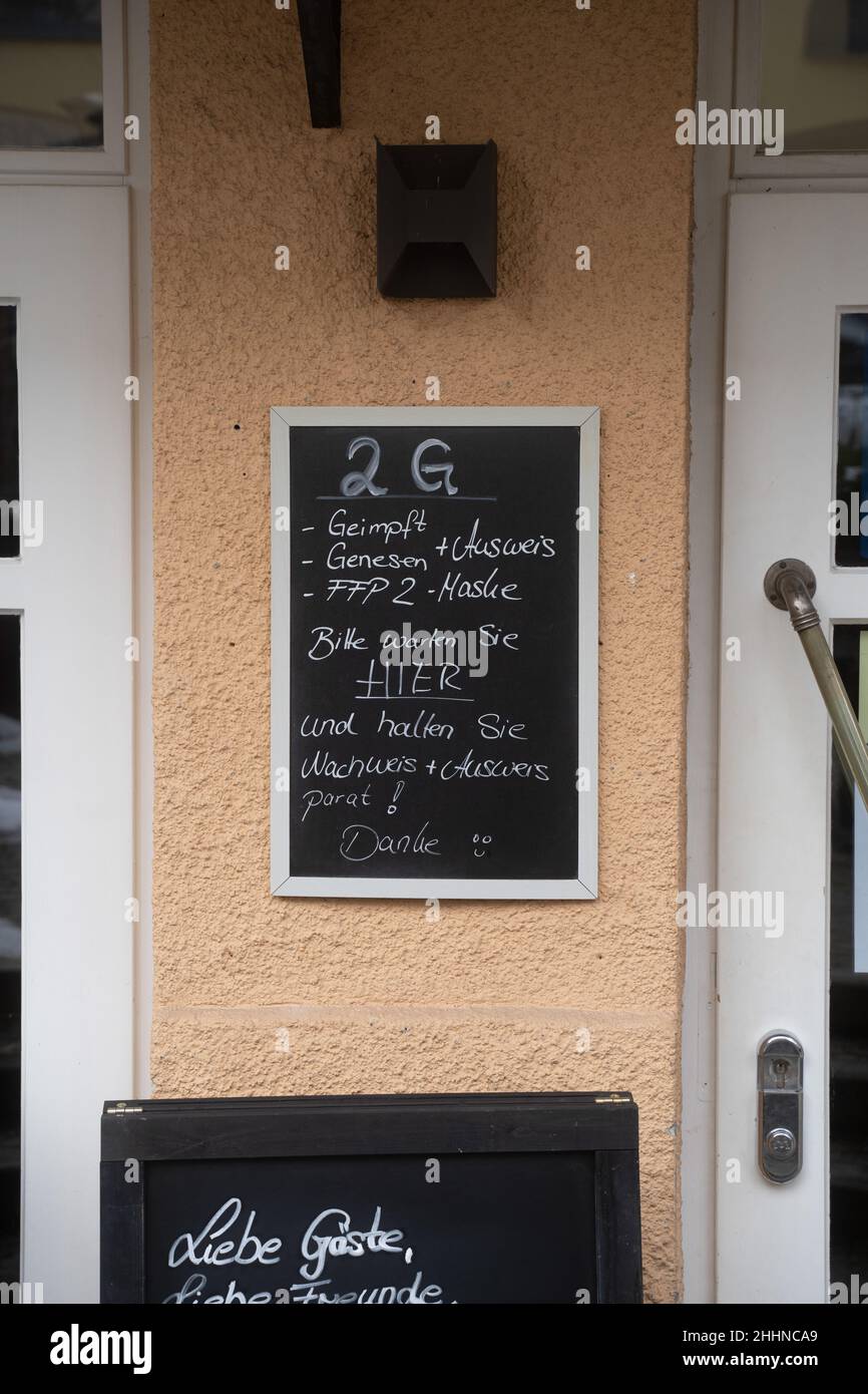 Signs on restaurant doors to comply with 2g rules on January 25, 2022 in Starnberg, Bavaria.  While Covid infections are rapidly increasing due to the Omicron variant. (Photo by Alexander Pohl/Sipa USA) Stock Photo