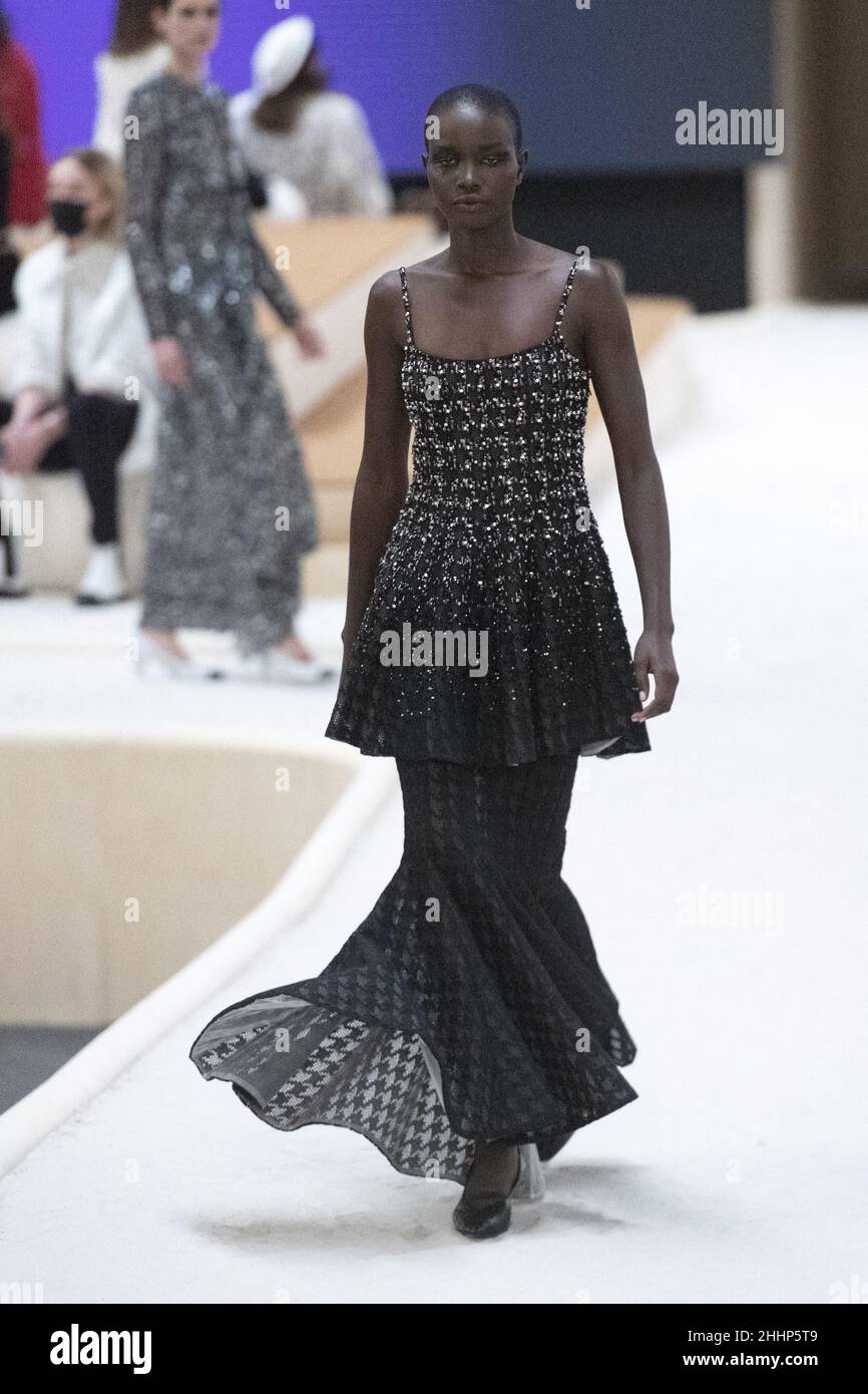 Chanel Fall/Winter 2022 Haute Couture Collection — Chanel Fall