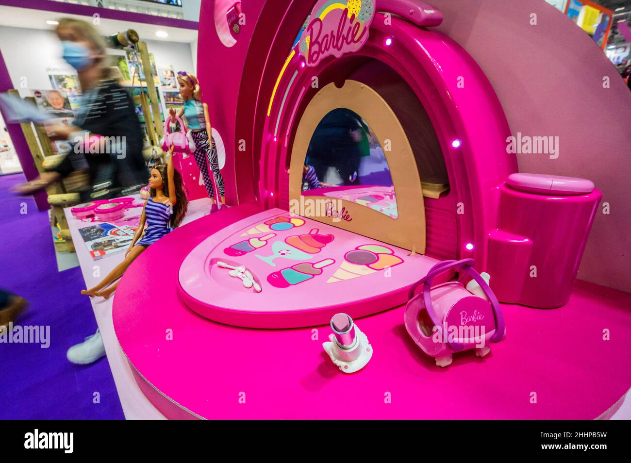 Barbie toy fair hi res stock photography and images Alamy