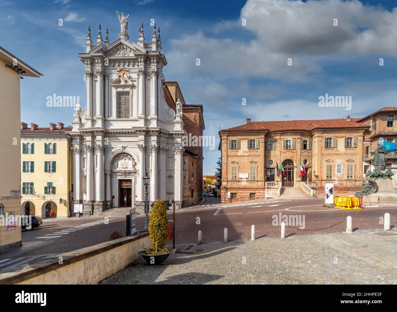 Bra, Cuneo, Piedmont, Italy - October 28, 2021: Town hall building of Bra  (project by Bernardo Vittone 1897) and the parish church of Sant Andrea  Apos Stock Photo - Alamy