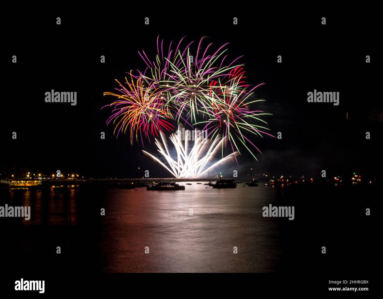 Colorful display at the British firework championships in Plymouth ...