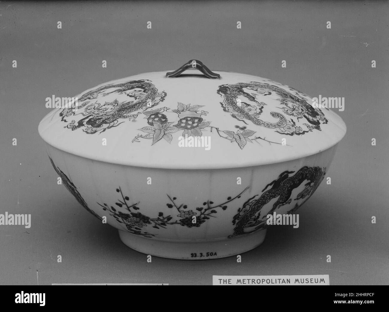 Bowl and Cover 1750 Japan. Bowl and Cover. Japan. 1750. White porcelain decorated with