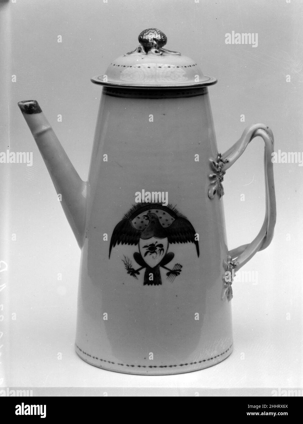 Fine chinese ceramics Black and White Stock Photos & Images - Alamy