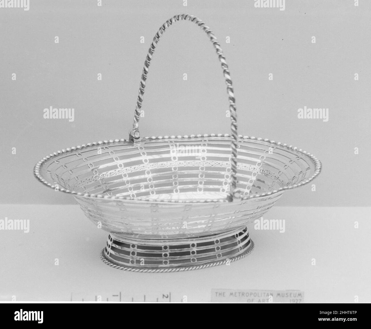 Sweetmeat basket 1777–78 Probably by Burrage Davenport. Sweetmeat basket. British, London. 1777–78. Silver. Metalwork-Silver Stock Photo